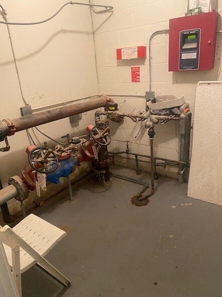 More Photos Of 7651-7657 W 100th Pl, Bridgeview Warehouse For Sale