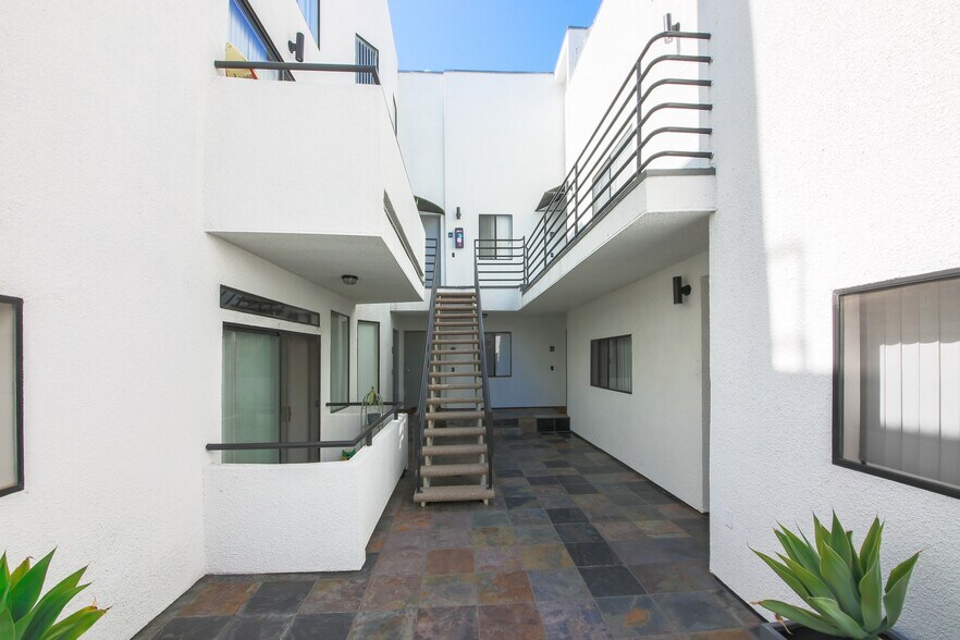 More Photos Of 13028 Valleyheart Dr, Studio City Apartments For Sale