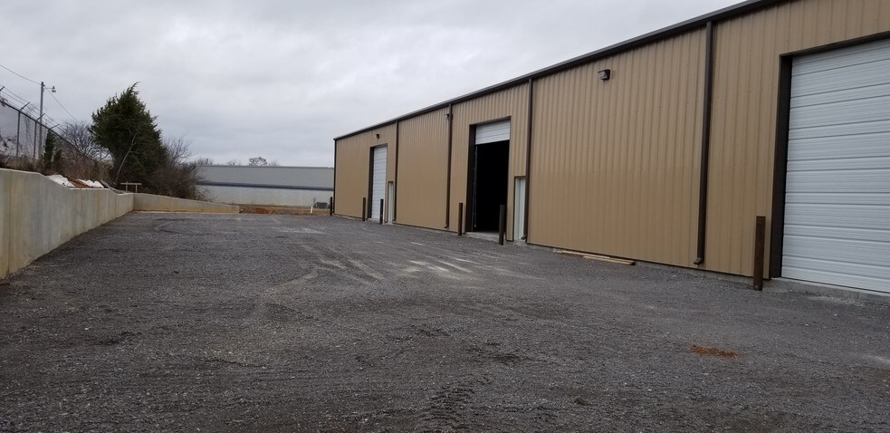 More Photos Of 554 Huntley Industrial Blvd, Smyrna Manufacturing For Sale