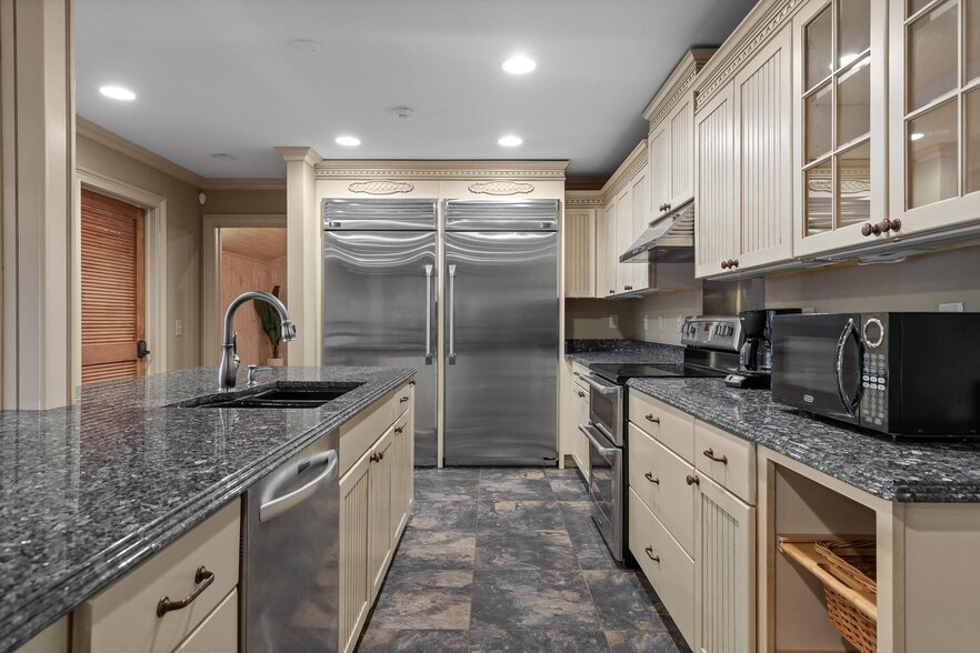 More Photos Of 1020 Thomas Rd, Benton Multifamily For Sale