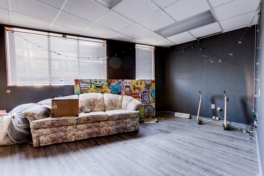 More Photos Of 500 Brownsville Rd, Pittsburgh Office For Lease