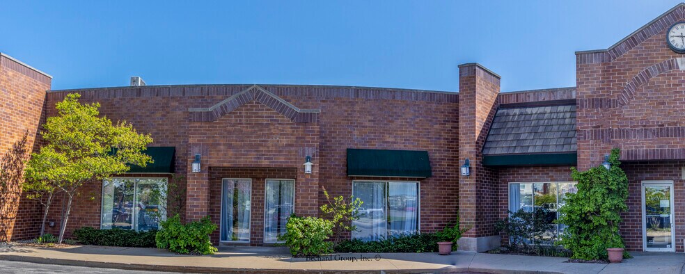 More Photos Of 213-259 S Nicolet Rd, Appleton Freestanding For Lease