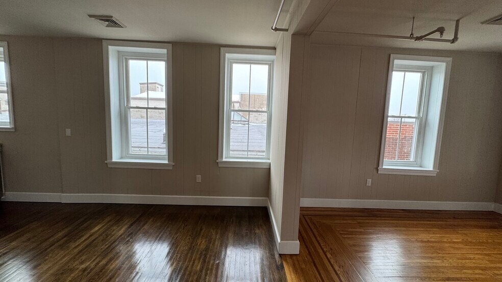 More Photos Of 312-314 W Broad St, Quakertown Office For Sale