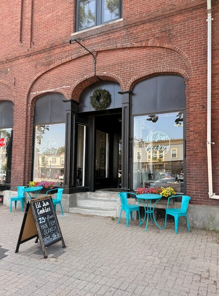More Photos Of 146 Maine st, Brunswick Office For Lease