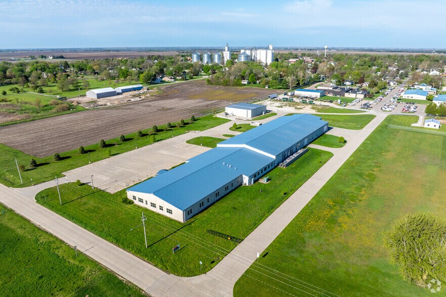 More Photos Of 205 Fairview Dr, Dallas Center Warehouse For Sale