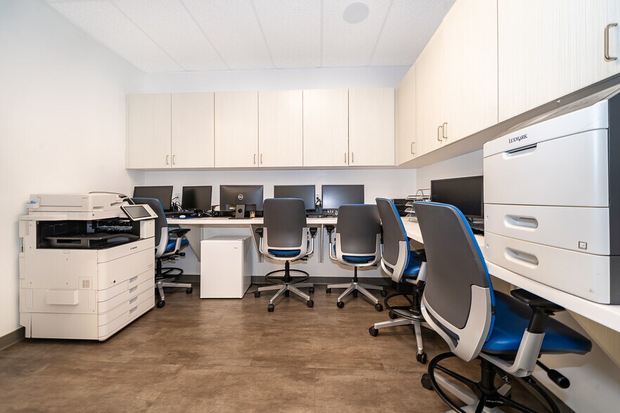 More Photos Of 7560 Red Bug Lake Rd, Oviedo Medical For Sale