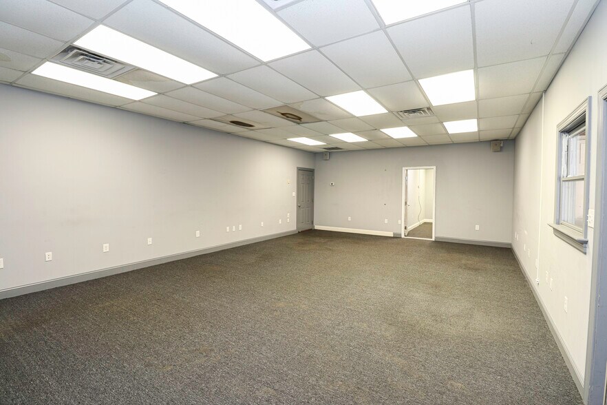 More Photos Of 4734 Potato House Ct, Wilson Warehouse For Lease