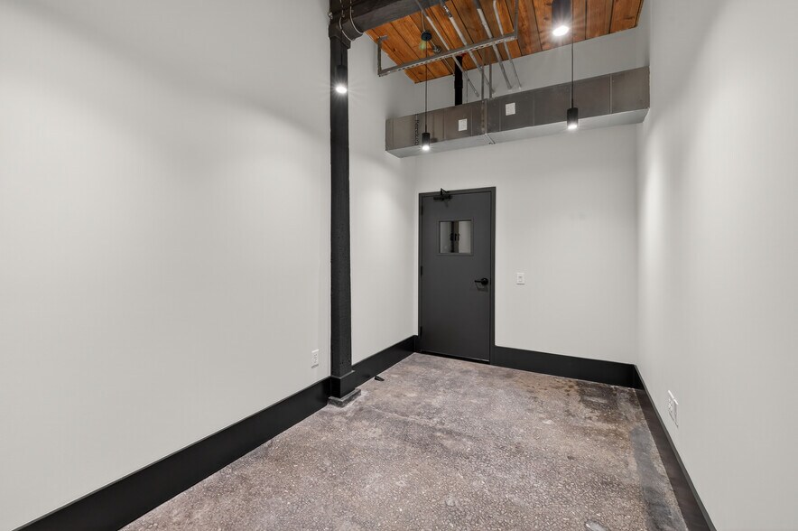 More Photos Of 200 Barrett St, Monroe Warehouse For Lease