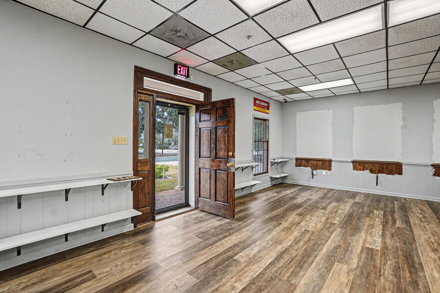 More Photos Of 3021 E Victory Dr, Savannah Office For Sale