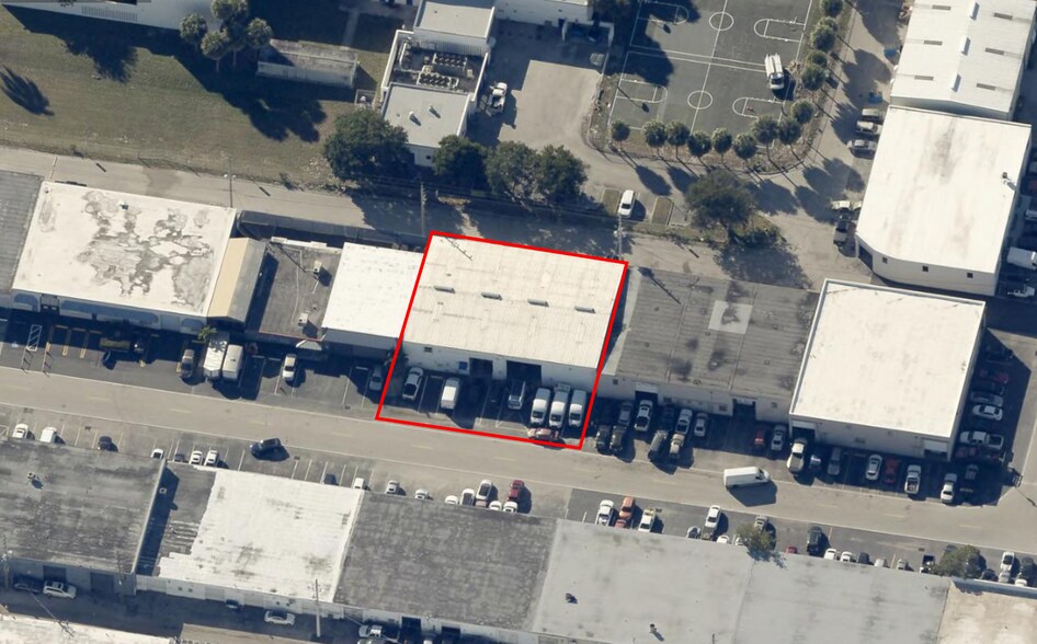 Primary Photo Of 540 NE 26th Ct, Pompano Beach Warehouse For Lease
