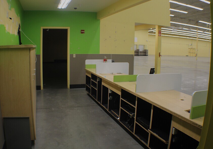 More Photos Of 869 W Florida Ave, Hemet Unknown For Lease