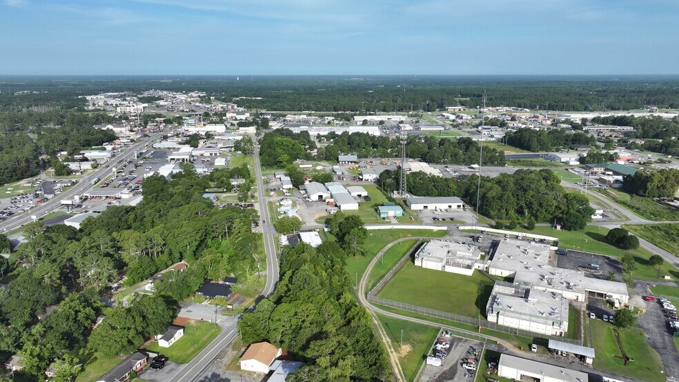 More Photos Of 130 2nd St W, Tifton Distribution For Sale