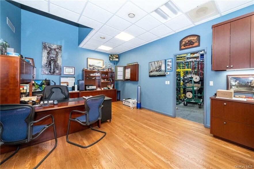More Photos Of 412 City Island Ave, Bronx Warehouse For Sale