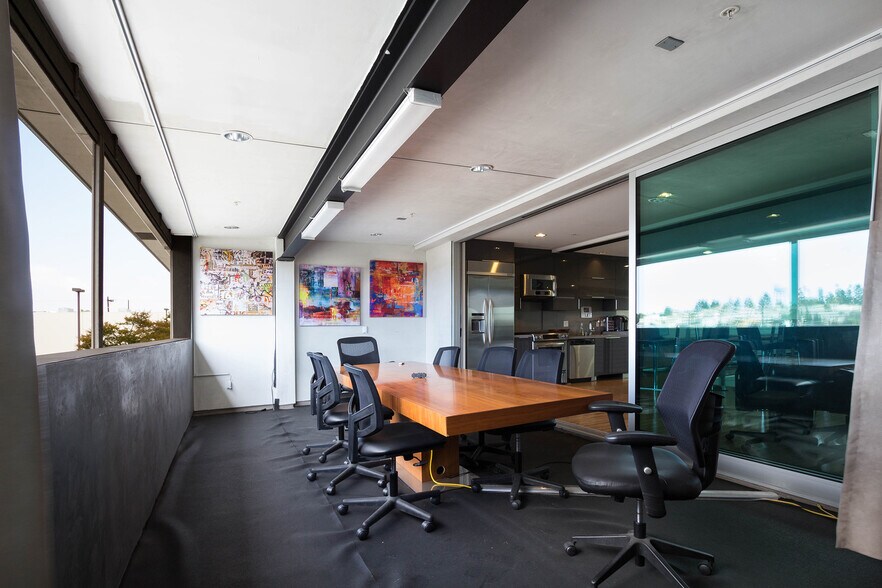 More Photos Of 215-237 California St, El Segundo Loft Creative Space For Lease