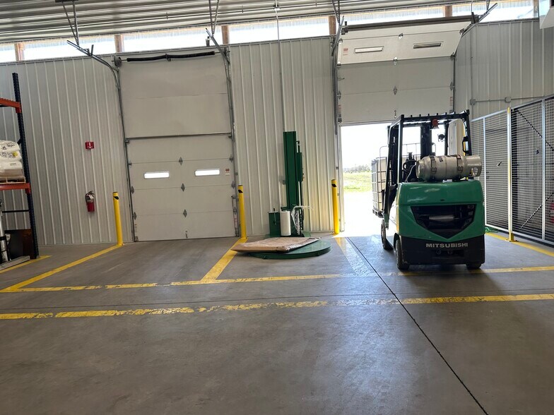 More Photos Of 10919 W Wilmington Rd, Peotone Distribution For Sale