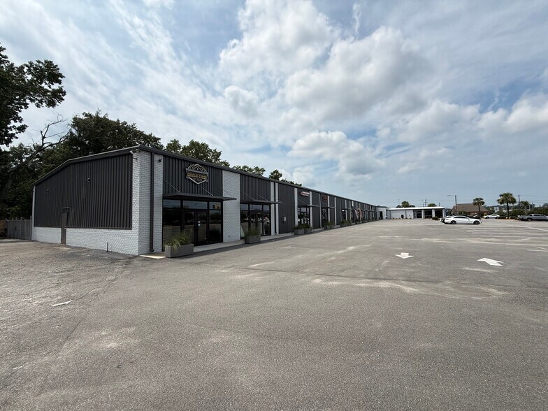 More Photos Of 5660 Rivers Ave, North Charleston Storefront For Lease