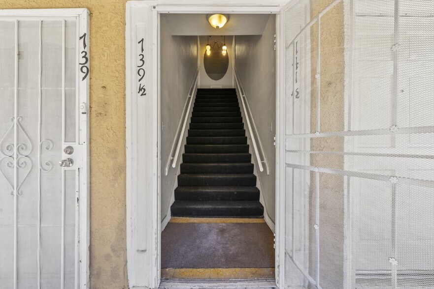 More Photos Of 737 N Ridgewood Pl, Los Angeles Apartments For Sale