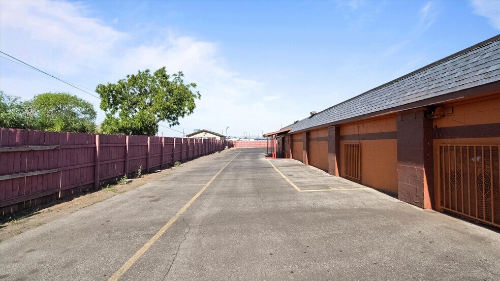 More Photos Of 1214 S 6th St, Yakima Bar For Sale