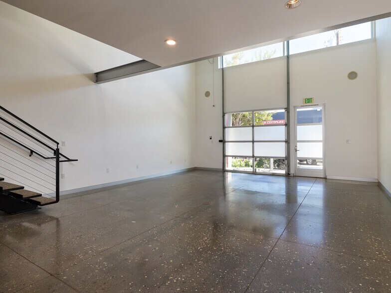 More Photos Of 215-237 California St, El Segundo Loft Creative Space For Lease