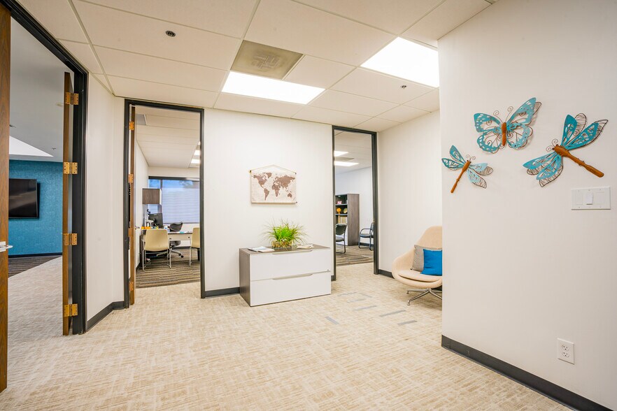 More Photos Of 9425 N MacArthur Blvd, Irving Office For Sale
