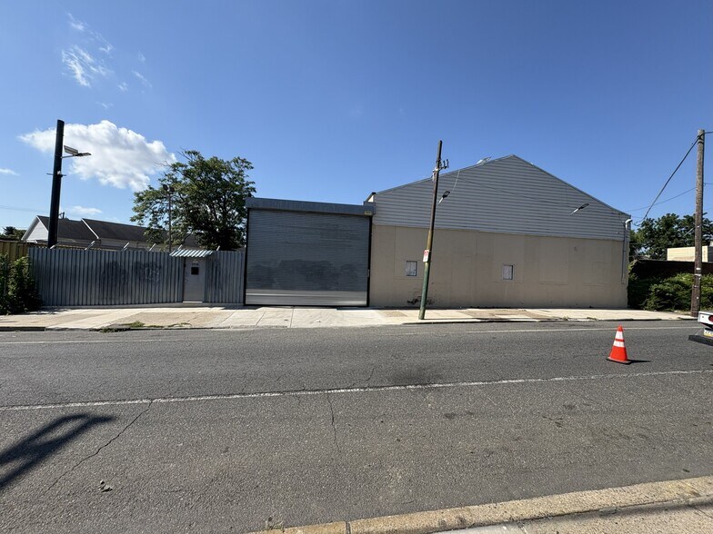More Photos Of 1914 Margaret St, Philadelphia Industrial For Lease