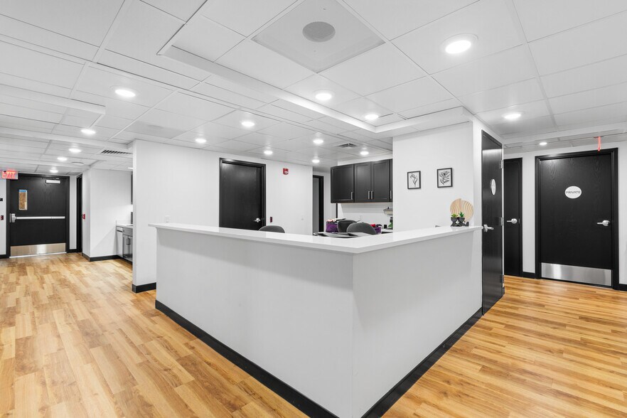 More Photos Of 3520 Snouffer Rd, Columbus Office For Sale