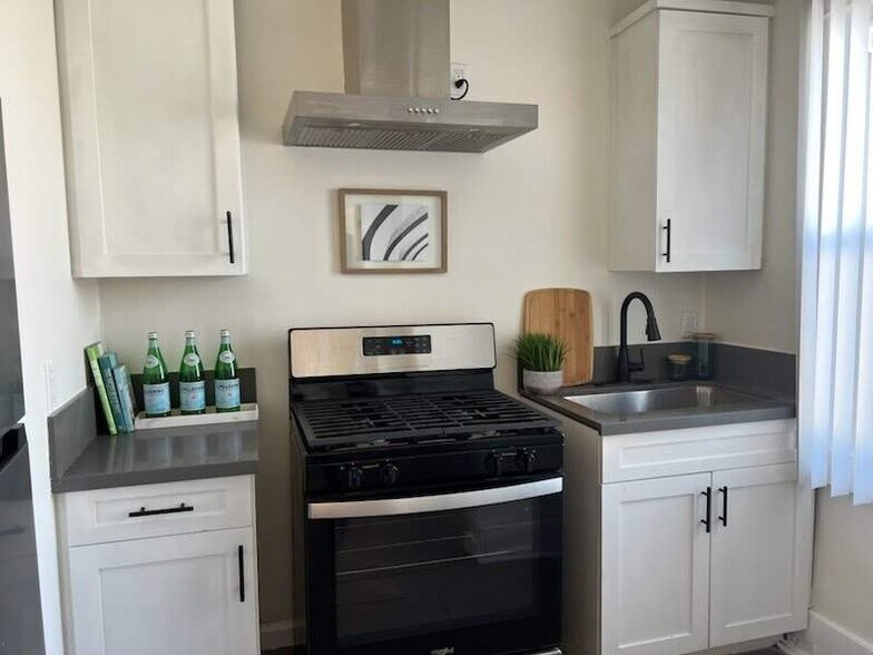 More Photos Of 2906 S San Pedro St, Los Angeles Apartments For Sale