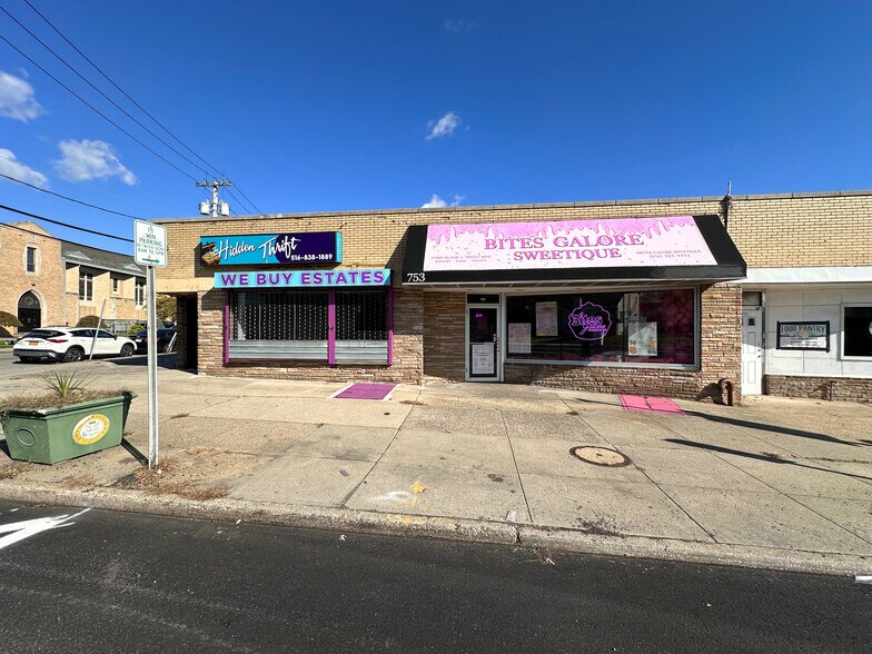More Photos Of 751-753 Merrick Rd, Baldwin Storefront Retail Office For Lease