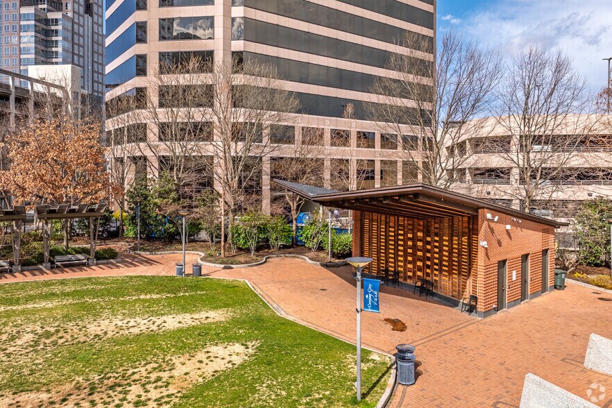 More Photos Of 230 N Elm St, Greensboro Office For Lease