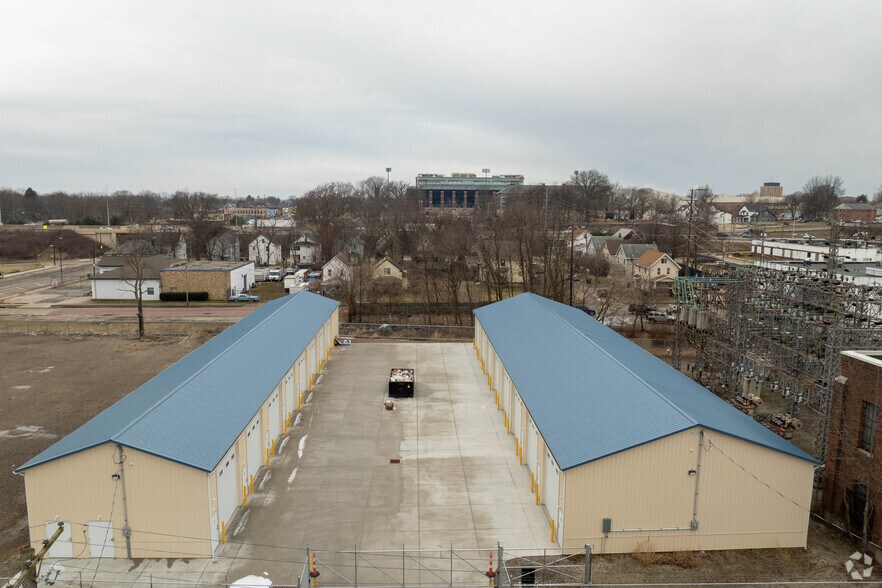 More Photos Of 236 Annadale Ave, Akron Distribution For Lease