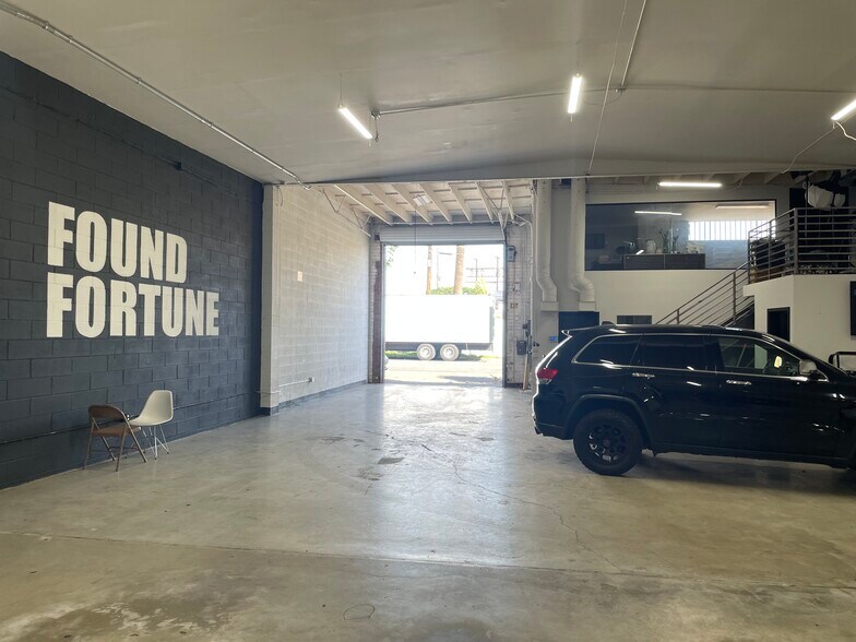 More Photos Of 1348 E 15th St, Los Angeles Warehouse For Lease