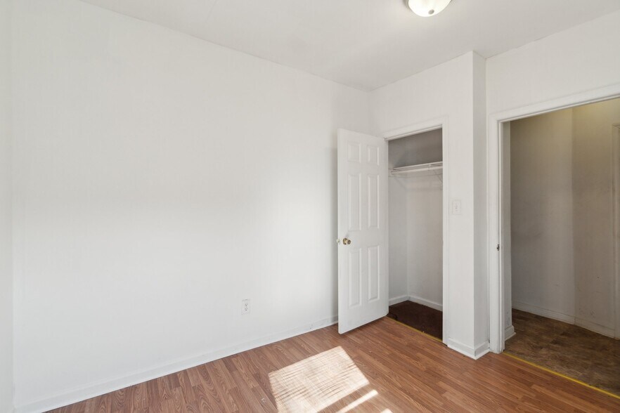 More Photos Of 3162 Buena Vista Ter SE, Washington Apartments For Sale
