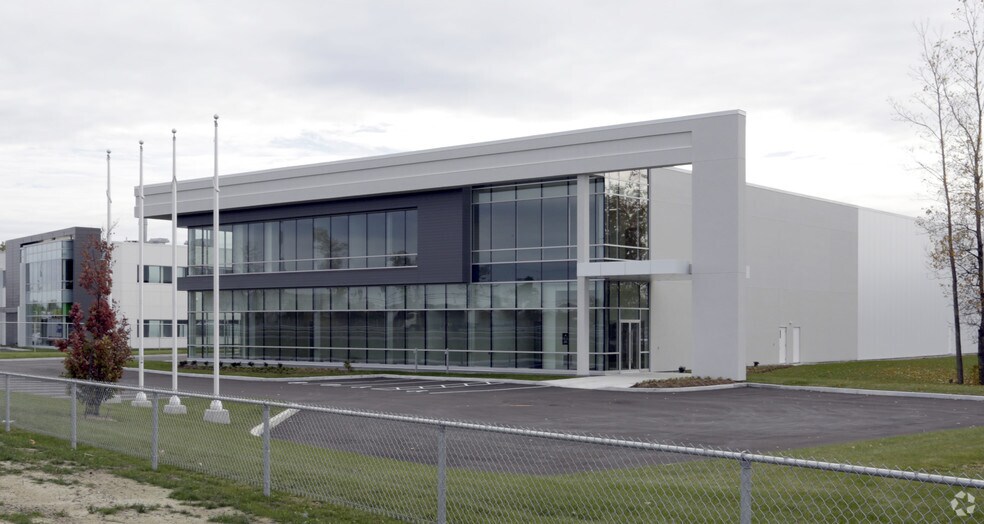 More Photos Of 4160 Hwy Desserte Sud Laval (A-440), Laval Industrial For Lease