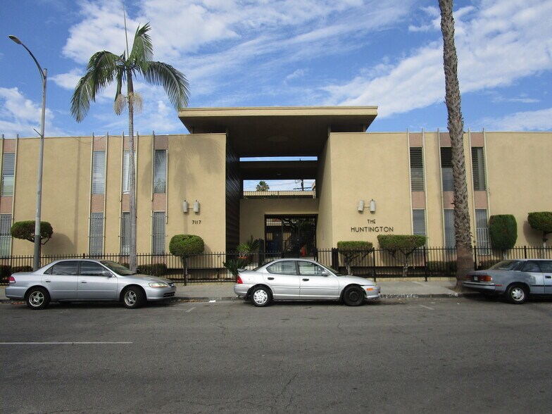 More Photos Of 7117 Rugby Ave, Huntington Park Apartments For Sale