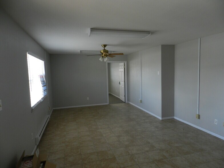 More Photos Of 445 Kristen Ct, Montrose Warehouse For Sale