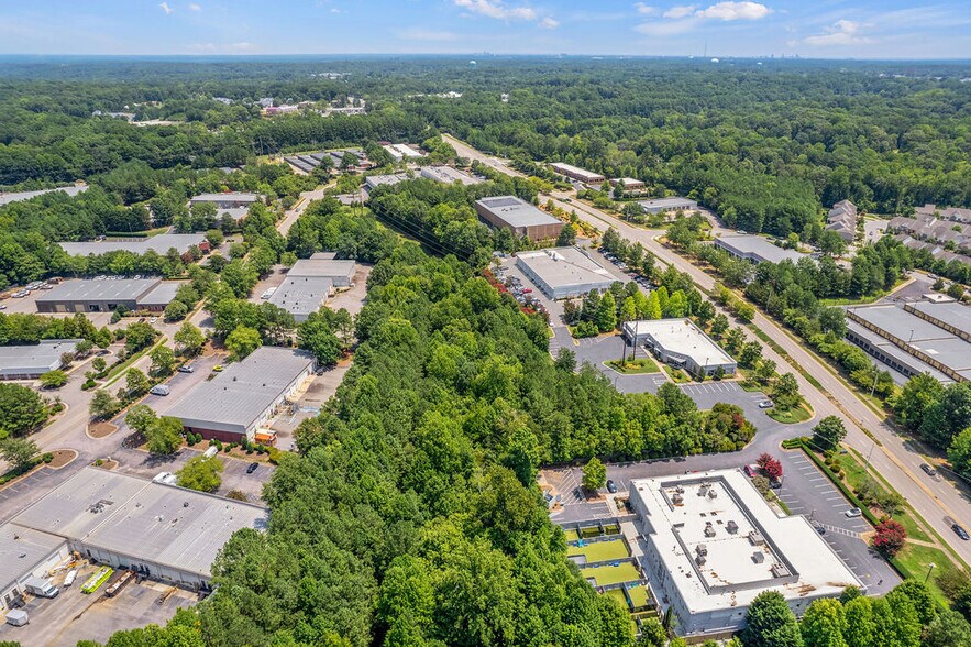 More Photos Of 1605 NW Maynard Rd, Cary Veterinarian Kennel For Sale