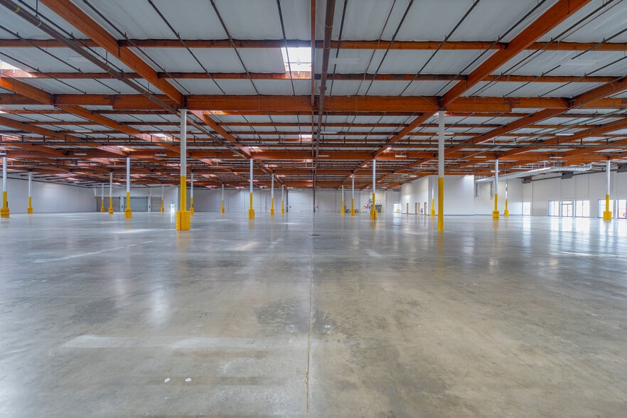 More Photos Of 1300 W Artesia Blvd, Compton Warehouse For Lease