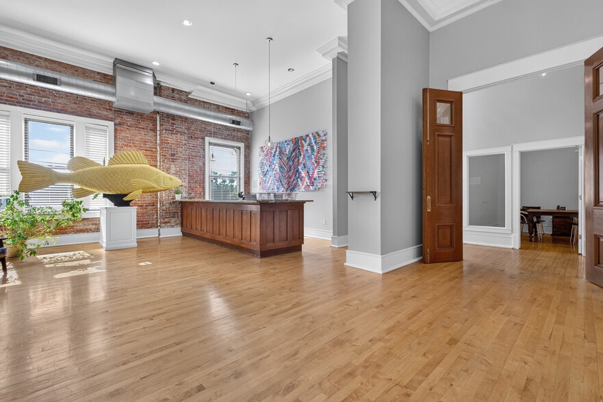 More Photos Of 387-399 N Euclid Ave, Saint Louis Office For Lease