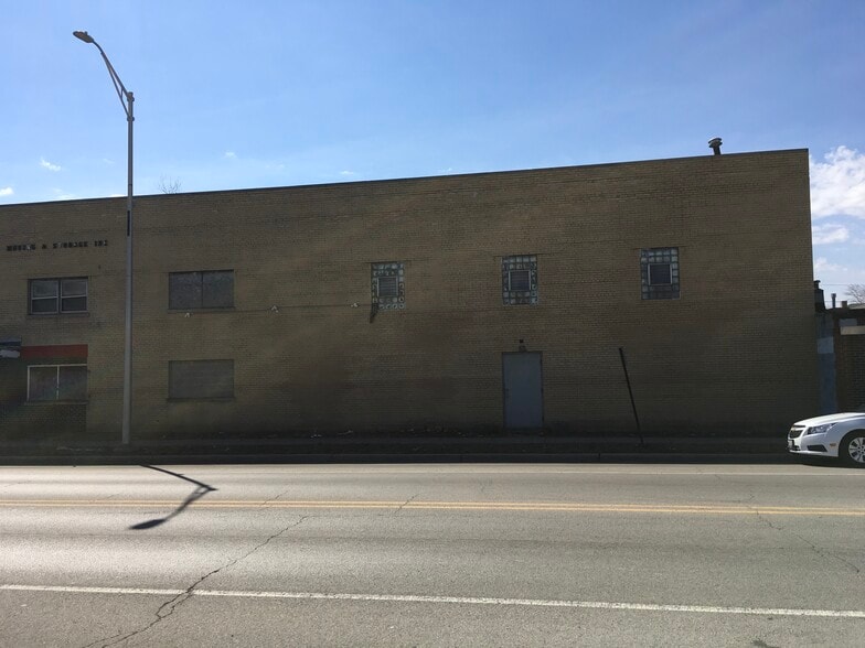 More Photos Of 1000 Madison St, Maywood Warehouse For Sale