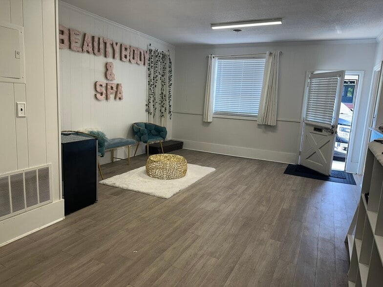 More Photos Of 2124-2126 Central Ave, Augusta Storefront For Lease