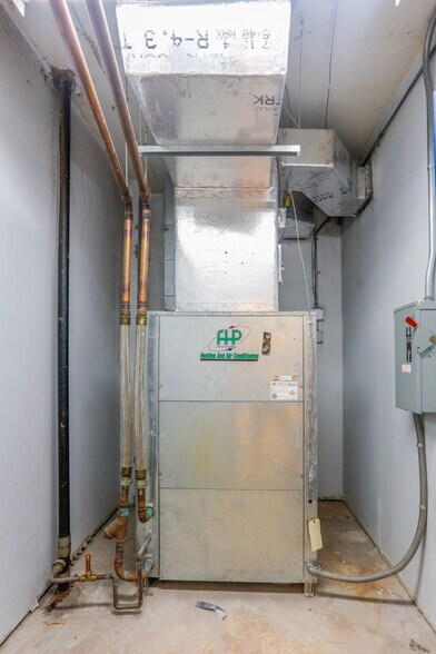 More Photos Of 1720 Harrison St, Hollywood Office Residential For Sale