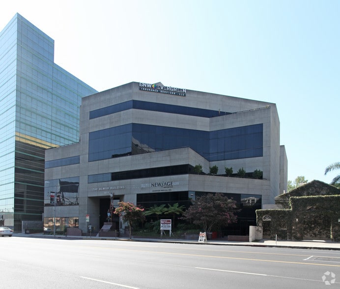 More Photos Of 16030 Ventura Blvd, Encino Office For Lease