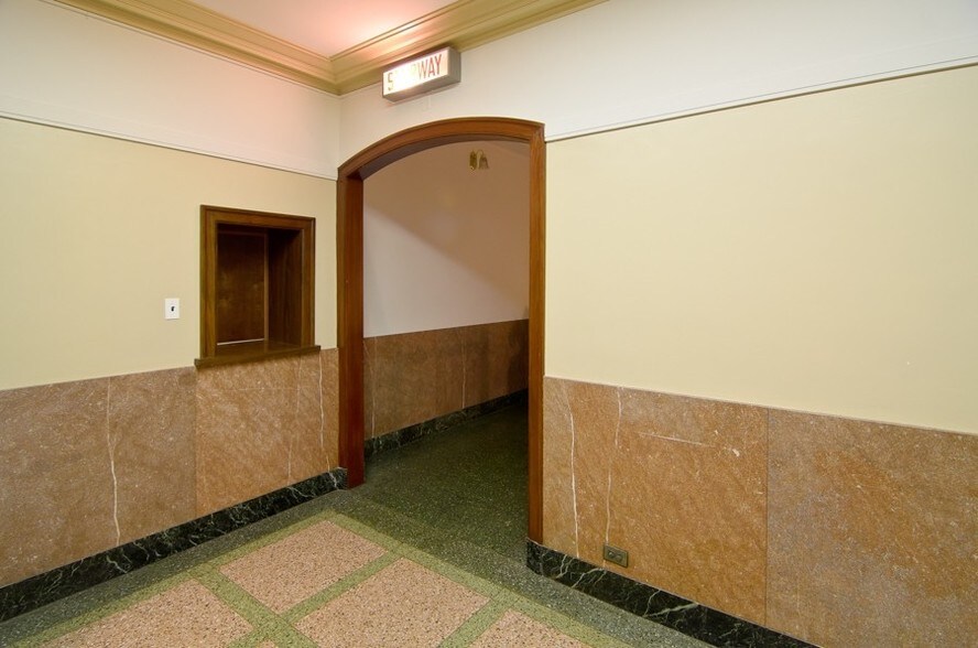 More Photos Of 175 W Washington St, Chicago Office For Sale