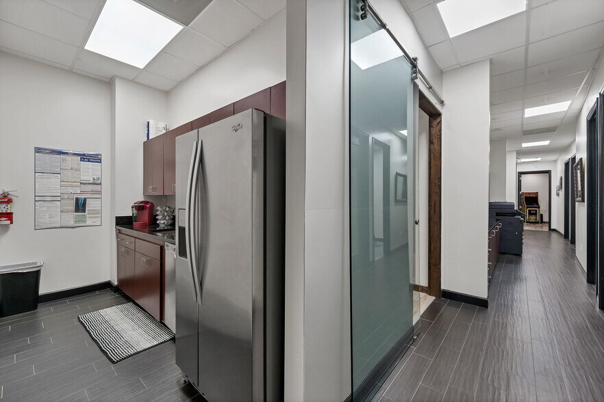 More Photos Of 1717 E 5th Ave, Tampa Warehouse For Sale