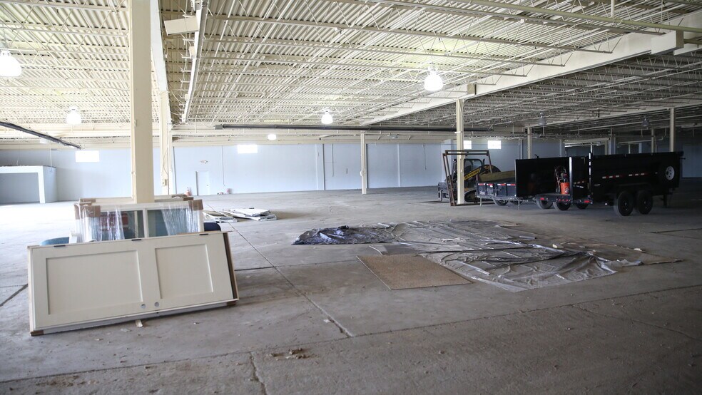 More Photos Of 845 Harrisburg Pike, Columbus Warehouse For Lease