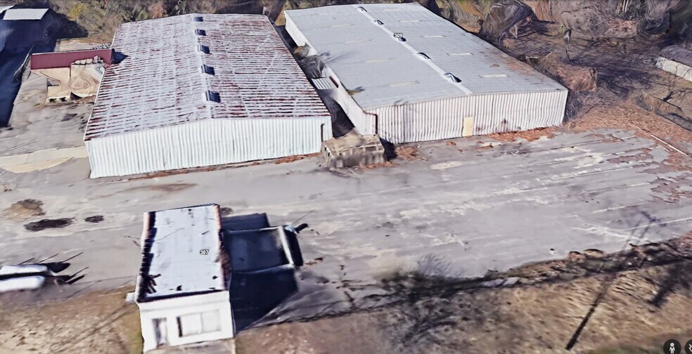 More Photos Of 225 Dunn Rd, Fayetteville Showroom For Sale