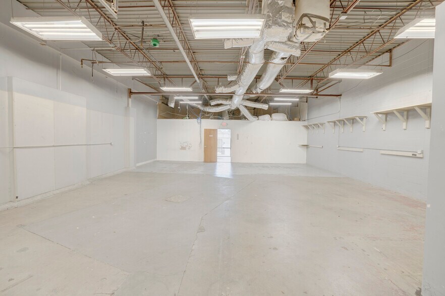 More Photos Of 1617-1629 N Central Expy, Plano Unknown For Lease