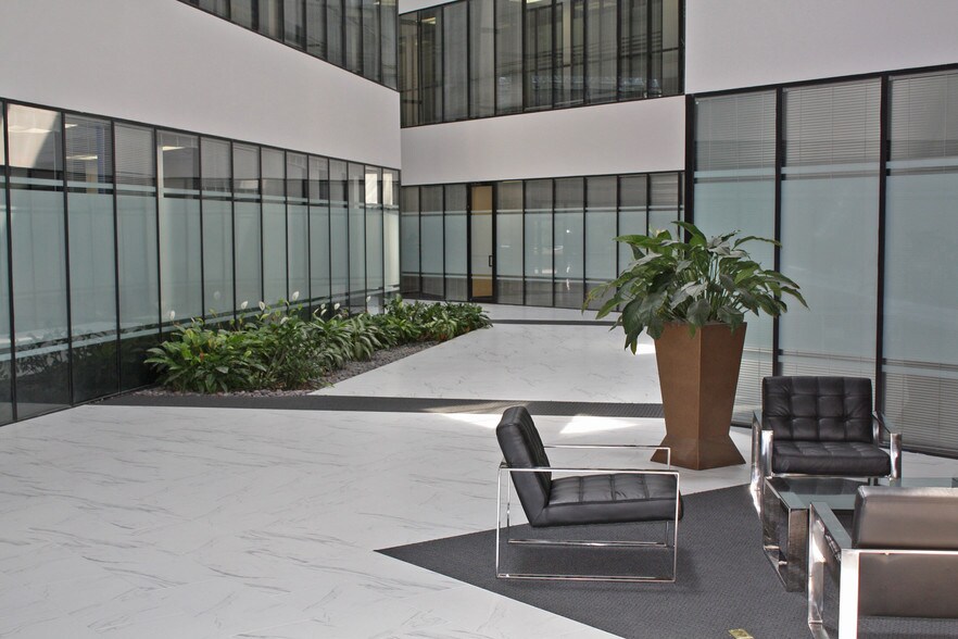 More Photos Of 10550 Richmond Ave, Houston Office For Lease