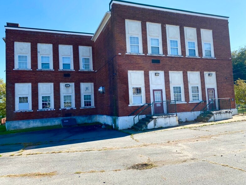 More Photos Of 164 S Main St, Carbondale Apartments For Sale