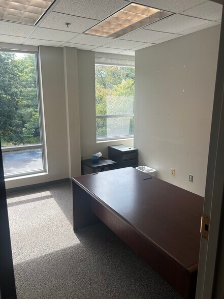 More Photos Of 935 Jefferson Blvd, Warwick Office For Sale